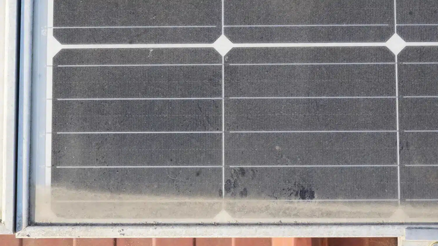 Soiling dirt band on solar panels